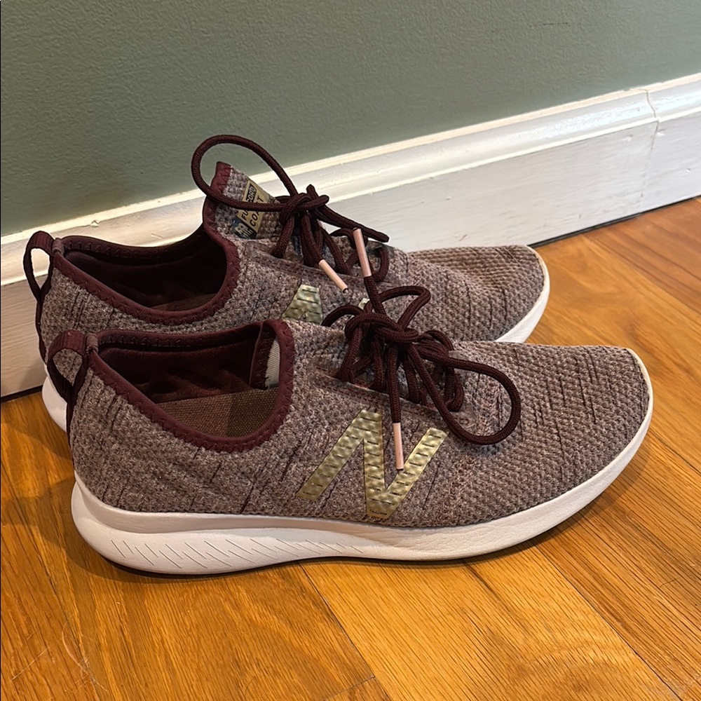 Women’s New Balance FuelCore Coast V4 (Burgundy)